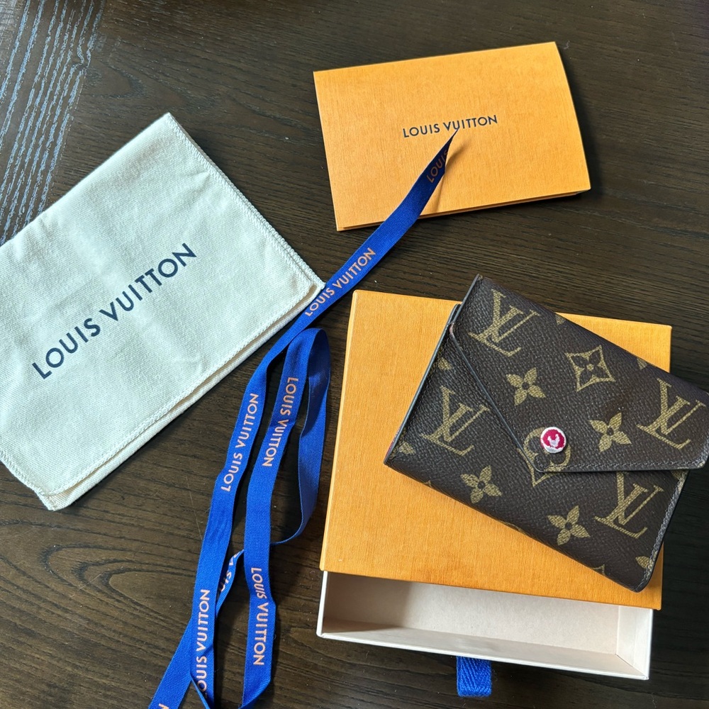 Louis Vuitton Monogram wallet